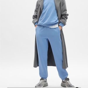 Gap, high rise boyfriend joggers, size medium, cobalt blue.